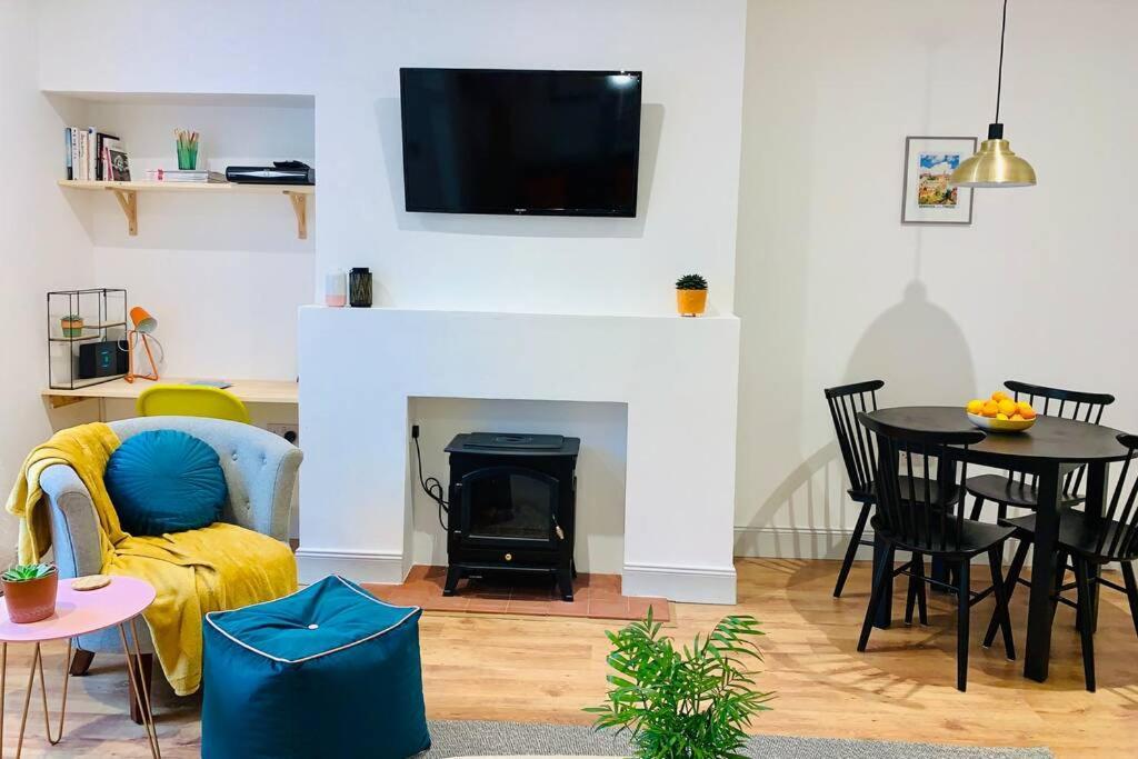The Nook - A Stylish Apartment With Garden, Near The Beach 버윅어폰트위드 외부 사진