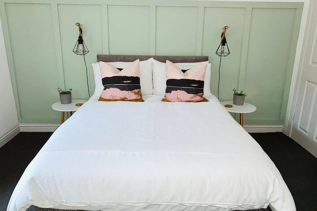 The Nook - A Stylish Apartment With Garden, Near The Beach 버윅어폰트위드 외부 사진