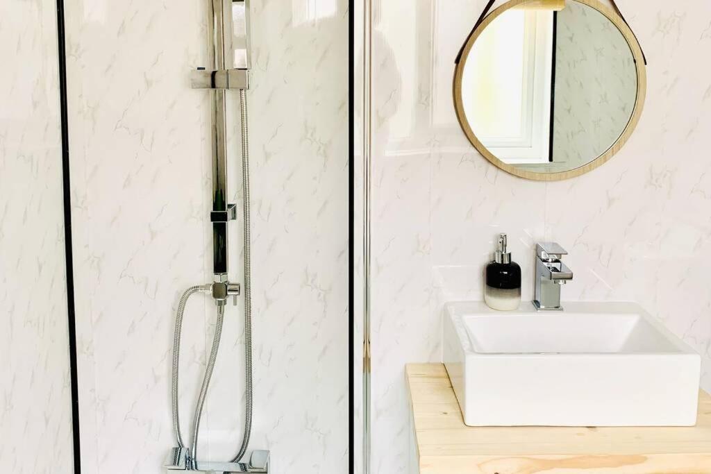 The Nook - A Stylish Apartment With Garden, Near The Beach 버윅어폰트위드 외부 사진