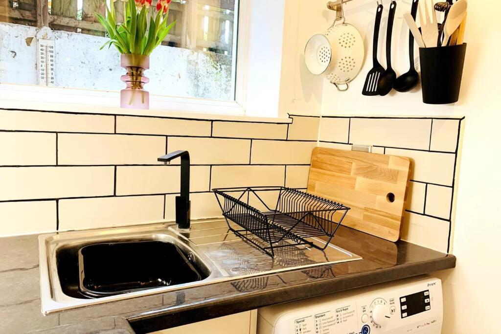The Nook - A Stylish Apartment With Garden, Near The Beach 버윅어폰트위드 외부 사진