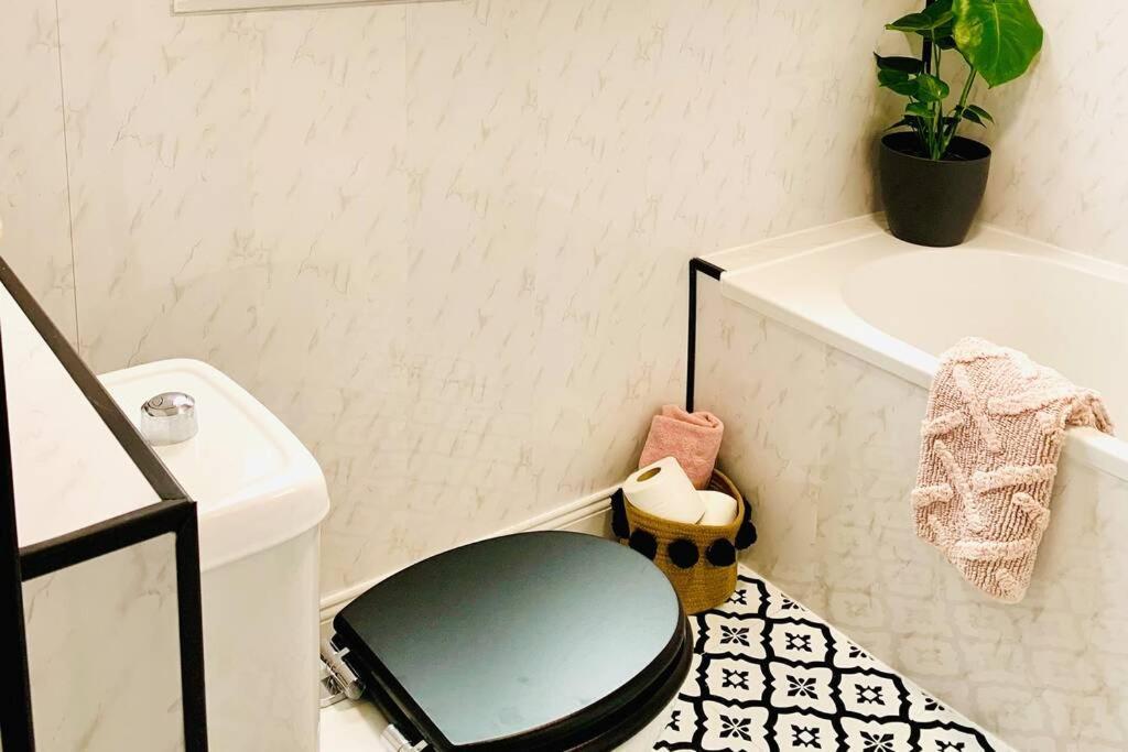 The Nook - A Stylish Apartment With Garden, Near The Beach 버윅어폰트위드 외부 사진